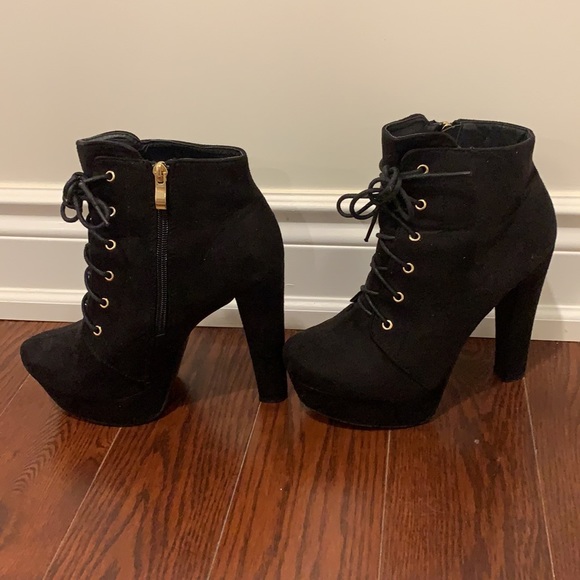 Rarely used black suede heels! - Picture 2 of 3